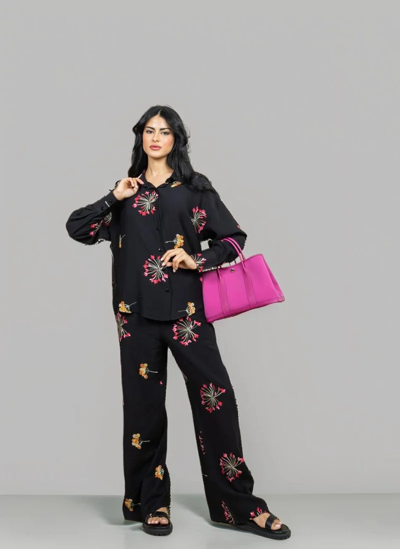 بوند طقم فلورا أسود بنقشة زهور مطرزة