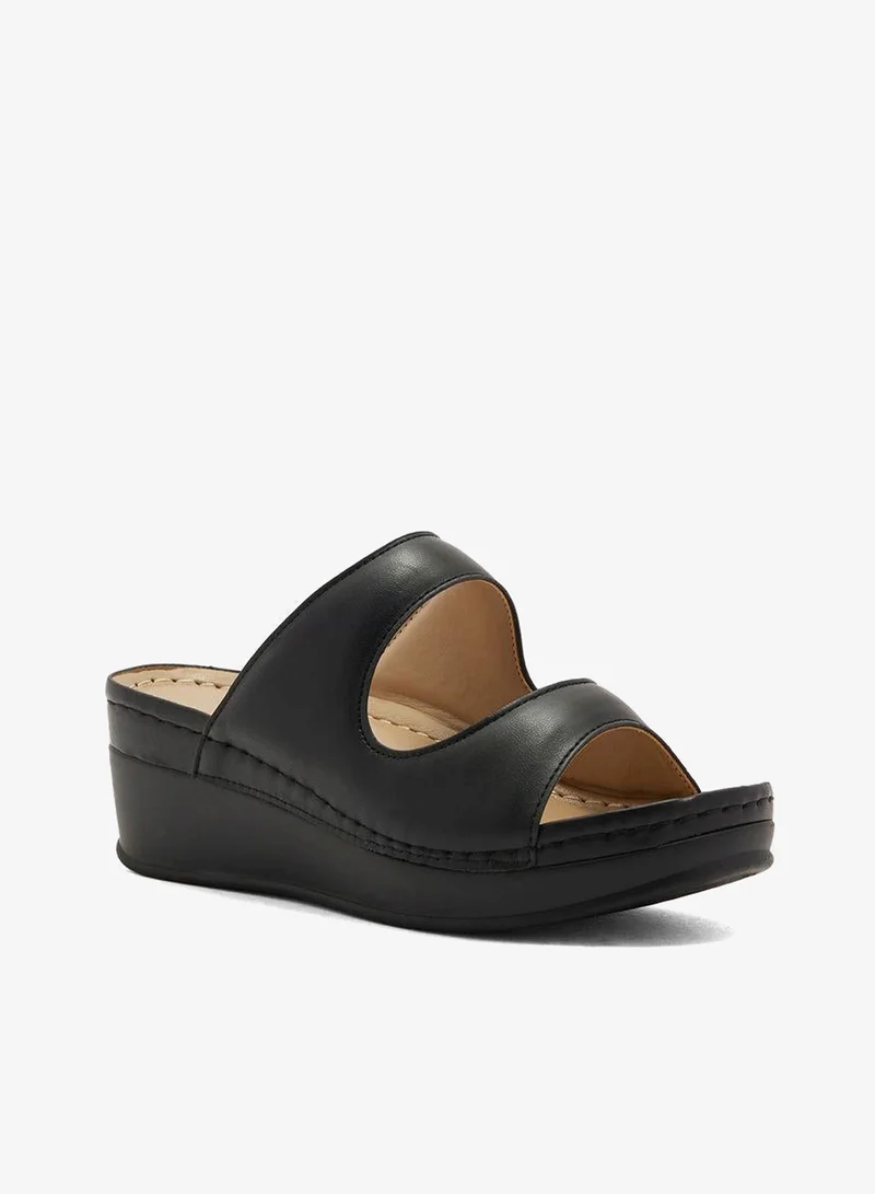 فينتشي صندل بكعب منخفض وشريط واحد