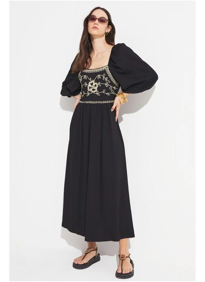 جون June Embroidery Detailed Dress
