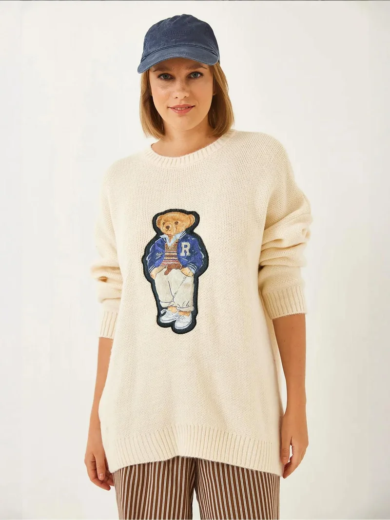 LUCCI Embroidered Oversized Crew Neck Sweater