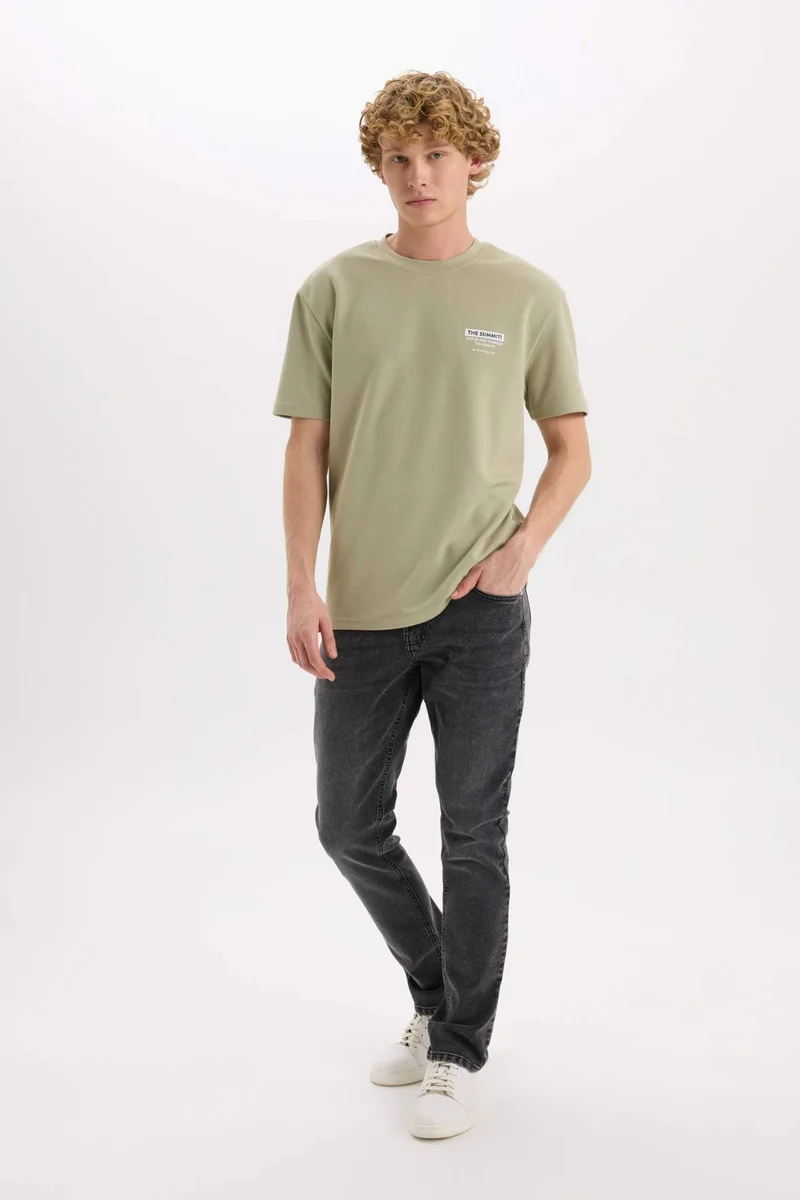 ديفاكتو Regular Fit Crew Neck Printed Short Sleeve T-Shirt