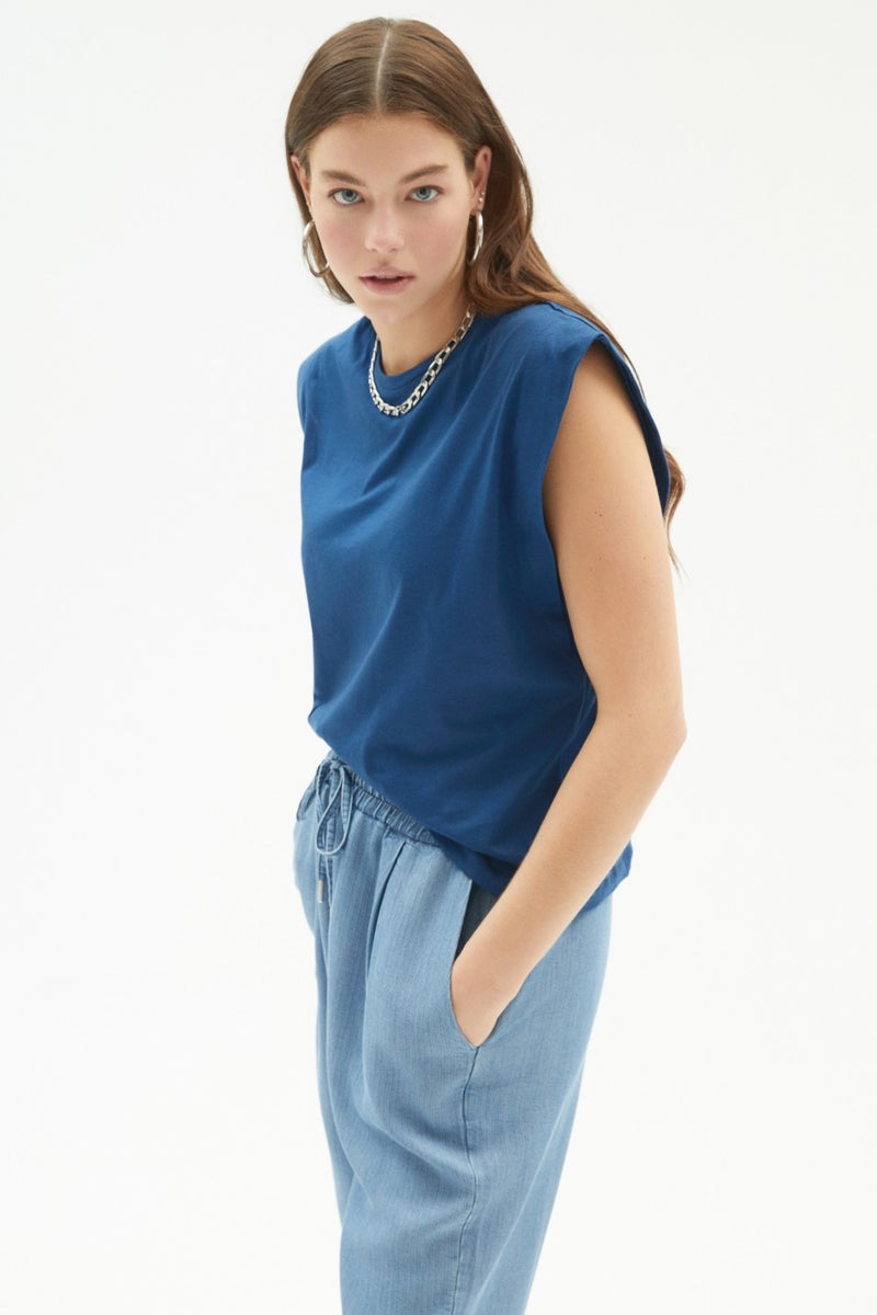 JUNE Basic Cotton Crew Neck Sleeveless T-Shirt  - Image 4