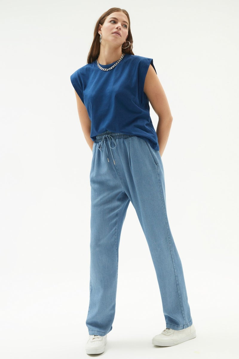 JUNE Basic Cotton Crew Neck Sleeveless T-Shirt  - Image 5