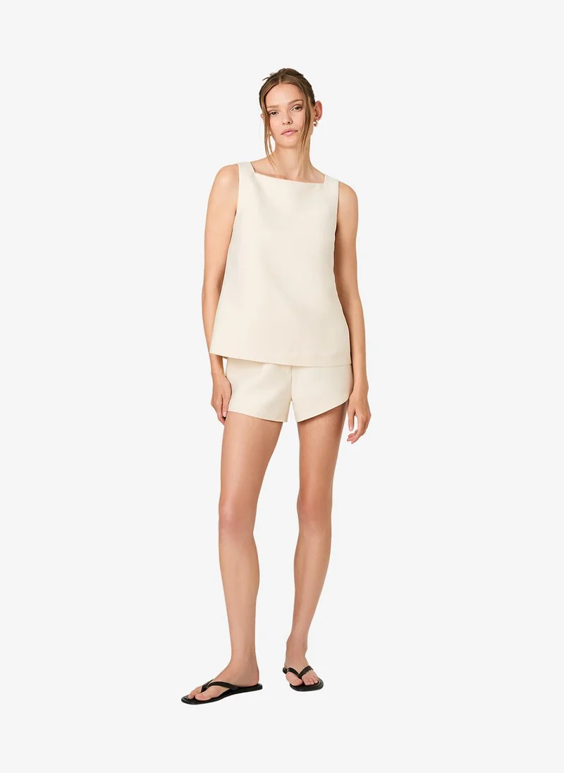 French Connection Porc Crm Women's Porc Crm Struct Taff Relaxed Fit Shorts for Women | Best Price UAE
