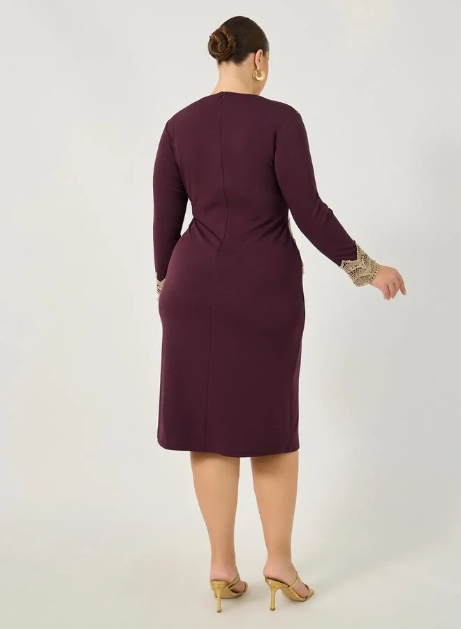 Styli Plus Size Lace Insert V-Neck Bodycon Midi Dress