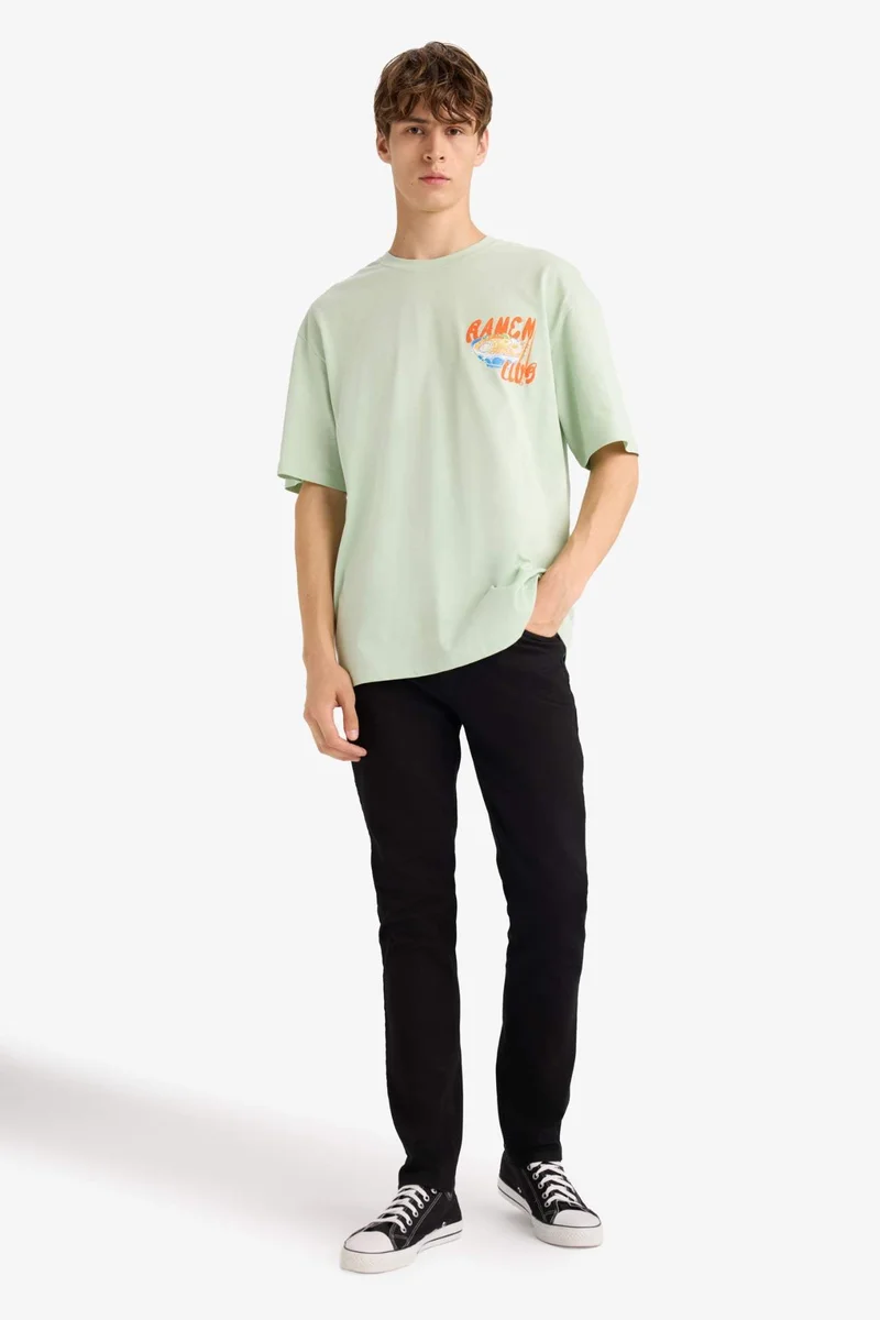 ديفاكتو Boxy Fit Crew Neck Printed Short Sleeve T-Shirt