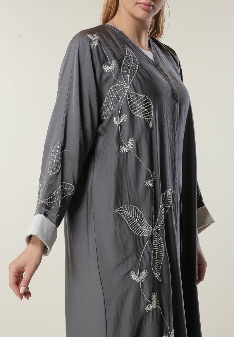 Moistreet Embellished Open Abaya - Image 3