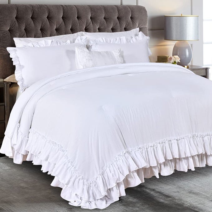 WHITE RUFFLED COMFORTER SET QUEENLIGHTWEIGHT FARMHOUSE SHABBY BOHO CHIC WHITE BEDDINGULTRA SOFT FLUFFY WASHED MICROFIBER BED COMFORTER SET 3PIECE 1 WHITE COMFORTER2 RUFFLE PILLOW SHAMS