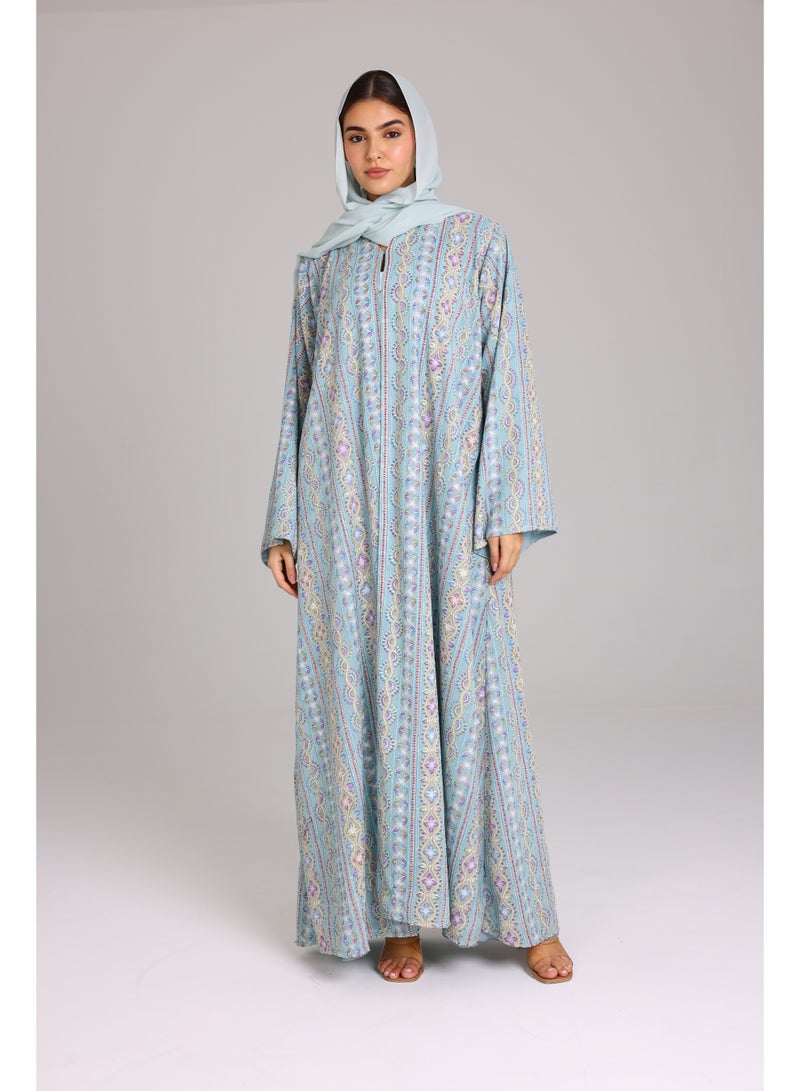 اكسا عباية قصة واسعة نقوش ربيعية ازرق فاتح - Image 5