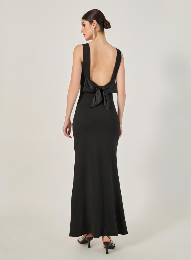 Styli Sleeveless Column Dress - Image 5