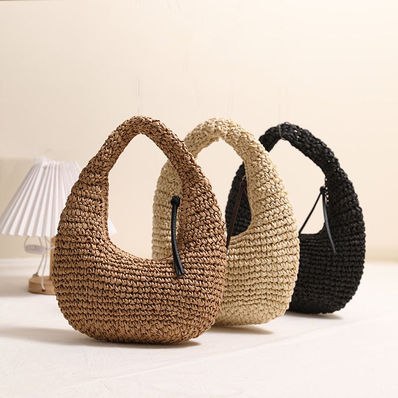 Fashion Straw Woven Shoulder Bag with Tassels - Image 1