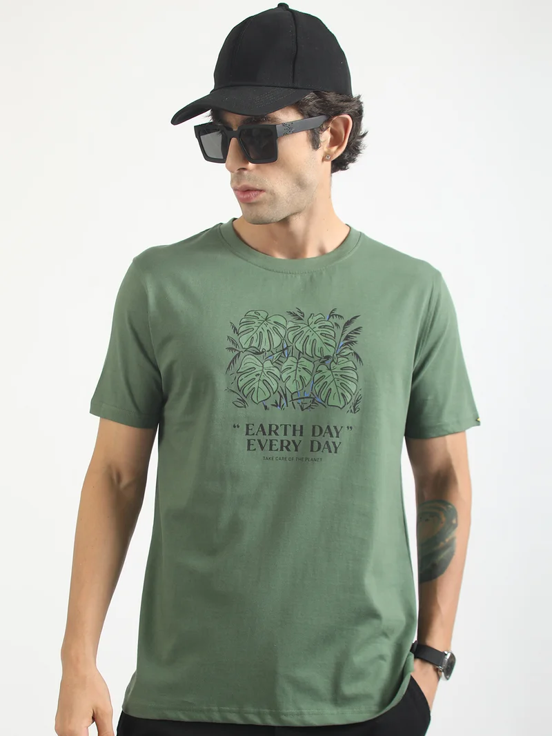 مانياك Maniac Mens Printed Round Neck Half Sleeve Cream and Hunter Green Cotton T-Shirt