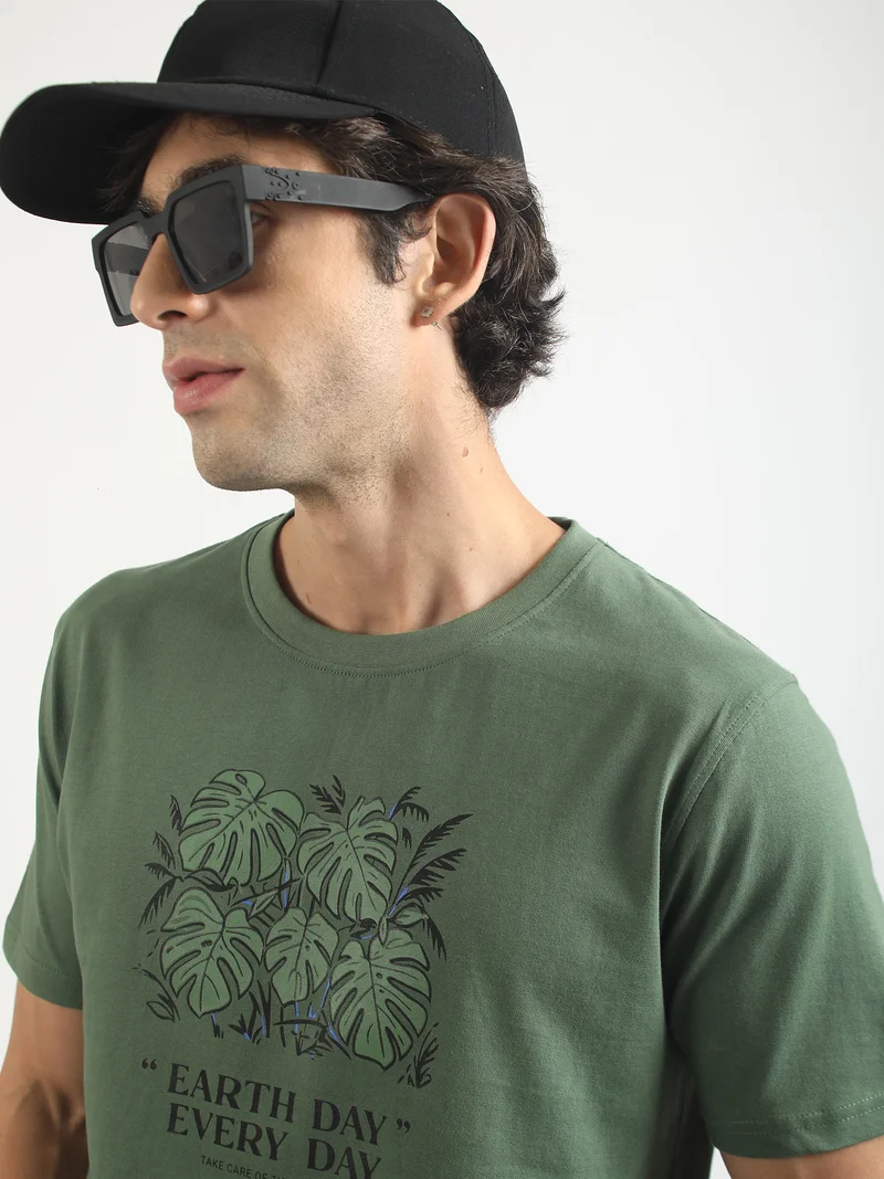 مانياك Maniac Mens Printed Round Neck Half Sleeve Cream and Hunter Green Cotton T-Shirt