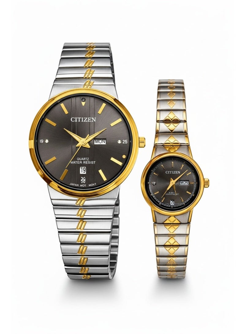 سيتيزن طقم ساعات سيتيزن كوارتز توينز رجالي ونسائي ستانلس ستيل ثنائي اللون ميناء أسود عرض يوم وتاريخ - Image 1
