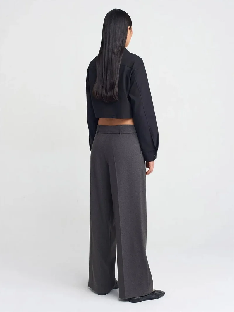 ديلفين Dilvin Wide-Leg Pleated Crepe Trousers