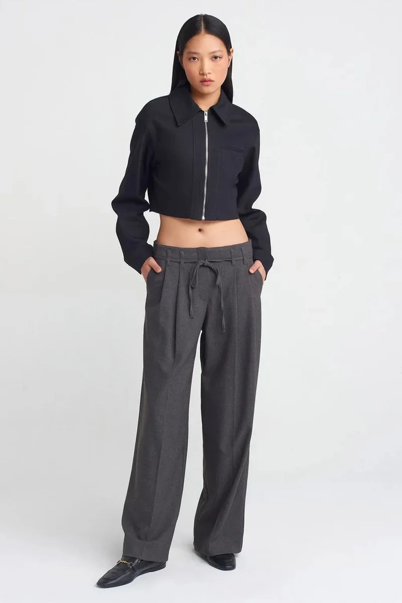DILVIN Wide-Leg Pleated Crepe Trousers