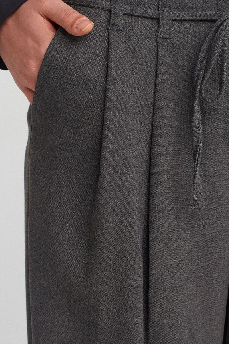 Dilvin Charcoal Grey DILVIN Wide-Leg Pleated Crepe Trousers for Women | Best Price UAE