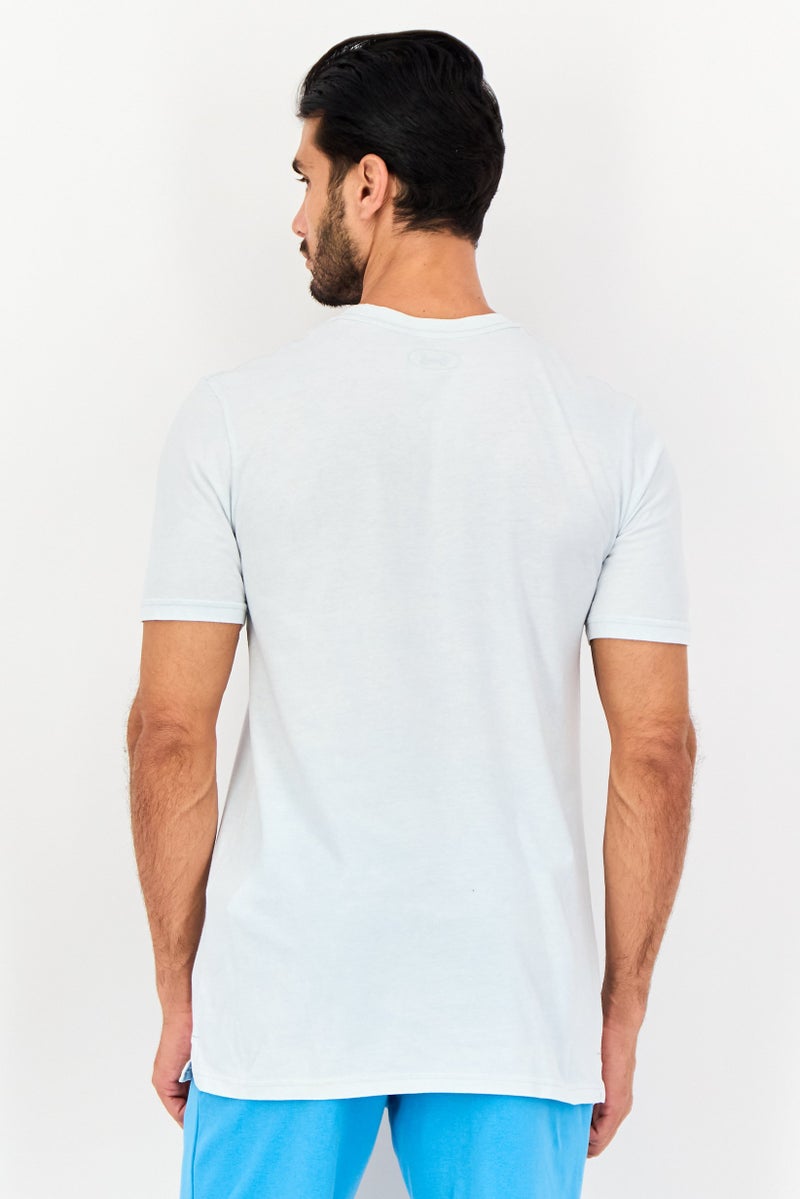 UNDER ARMOUR تي شيرت رجالي فضفاض بأكمام قصيرة للخارج، أزرق فاتح - Image 3