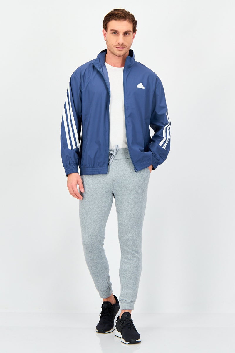 Adidas جاكيت تدريب برباط عادي للرجال بشعار العلامة التجارية، أزرق رمادي - Image 3