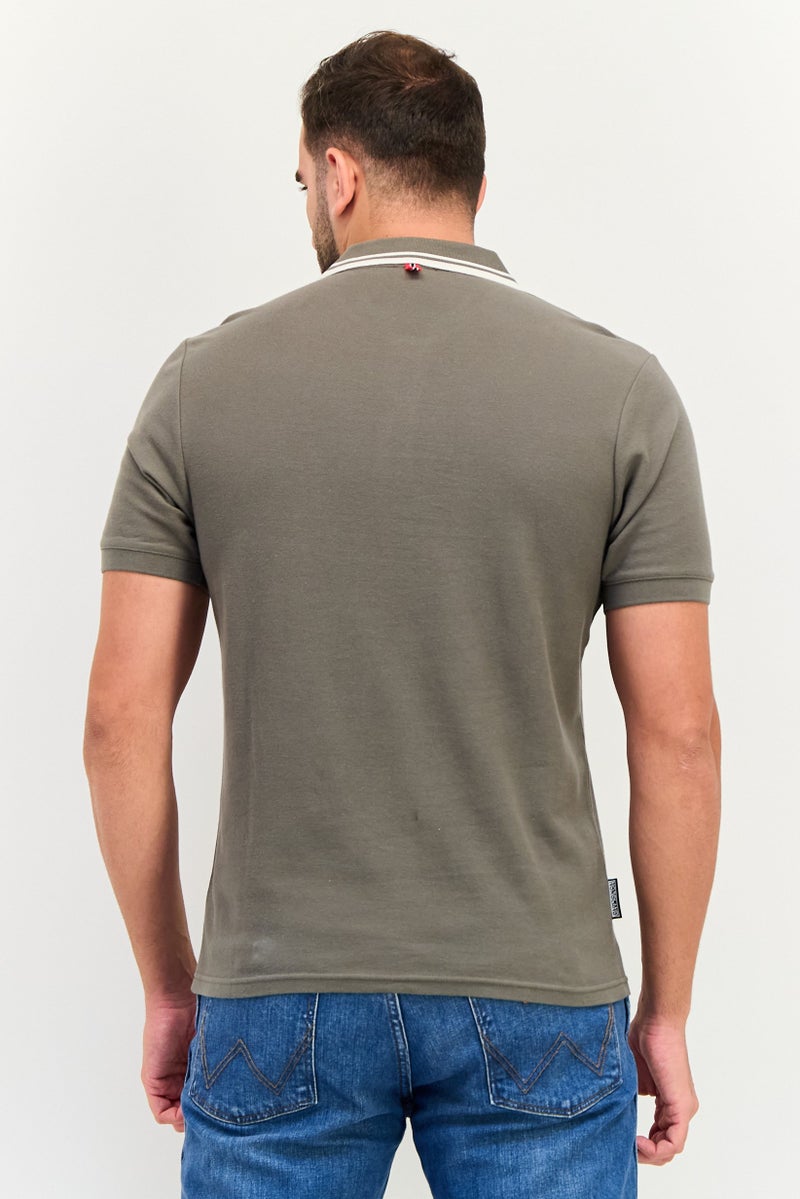 Nordland قميص بولو قصير الأكمام بتصميم عادي للرجال بشعار العلامة التجارية، زيتوني - Image 3