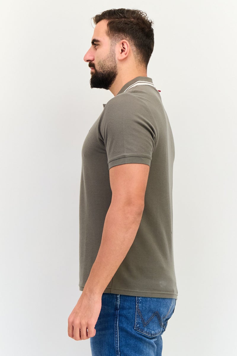 Nordland قميص بولو قصير الأكمام بتصميم عادي للرجال بشعار العلامة التجارية، زيتوني - Image 2