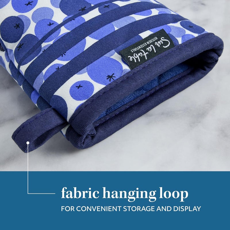 Sur La Table Kitchen Essentials Fresh Blueberries Fruit Mini Oven Mitt 2-Pack Set, Heat Resistant, 100% Cotton, Flexible Non-Slip Silicone Grip, Blue/White, 5.5"x8" - Image 3