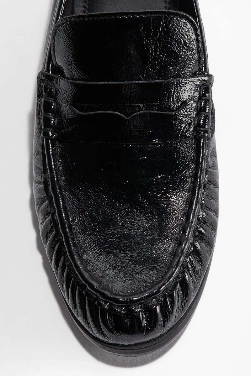 اتش اند ام حذاء لوفر من الجلد