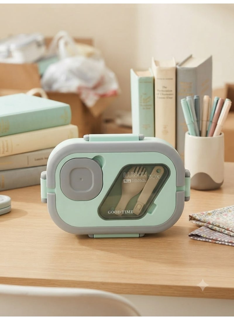 Green 3-compartment lunch box for girls; leak-proof, includes a fork and a sauce container. - Image 1
