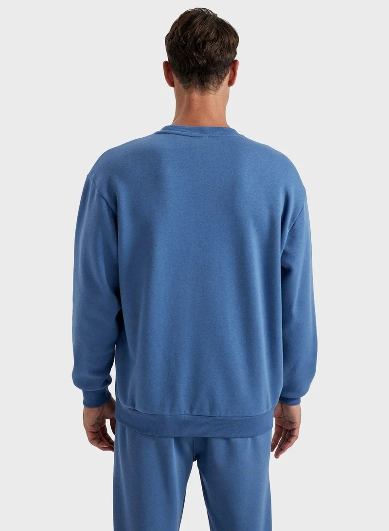 DeFacto Essential Crew Neck Sweatshirt