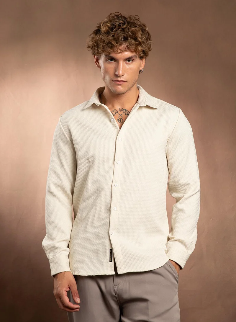 Campus Sutra Campus Sutra Men's Off-White Interweave-Tactile Shirt For Casual Wear | Spread Collar | Long Cuffed Sleeves | Button Closure | Shirt Crafted With Comfort Fit For Everyday Wear