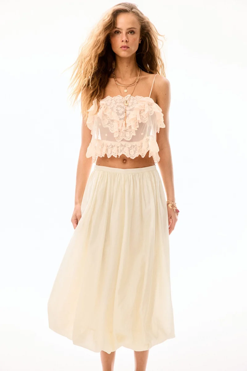 اتش اند ام تنورة بحافة منقوشة