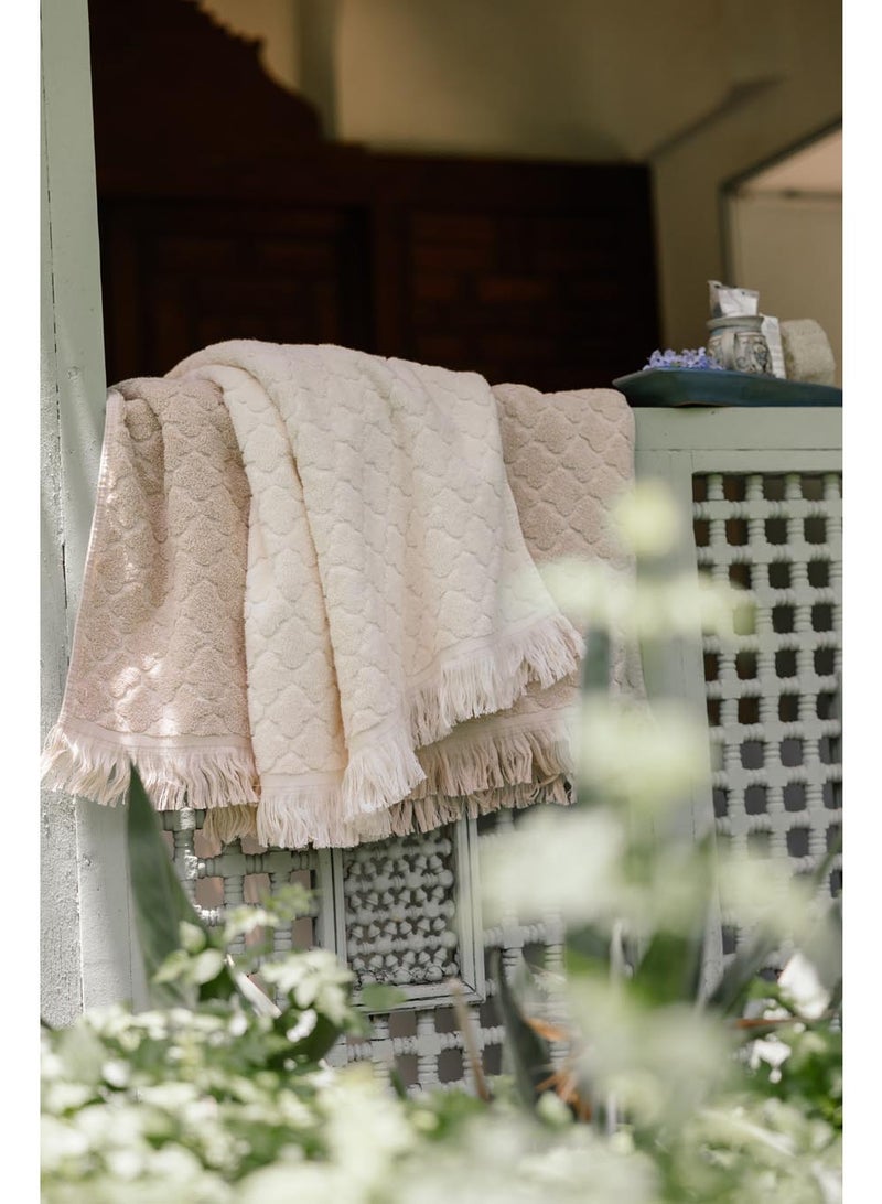 More cottons  منشفة جاكار تريفلز 600 جرام لكل متر مربع 50 × 100 سم  - Image 2