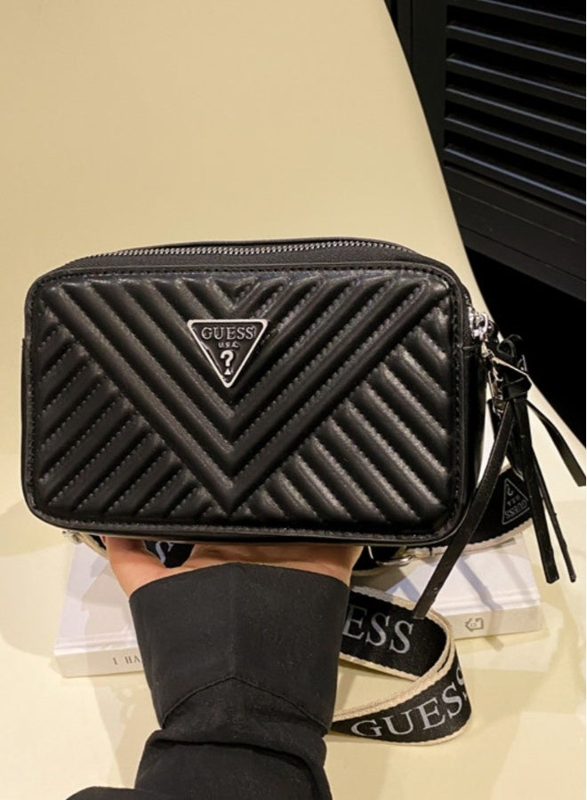 GUESS Women Crossbody Bag,Bag for Women,Shoulder Bag 20*13*7.5cm - Image 2