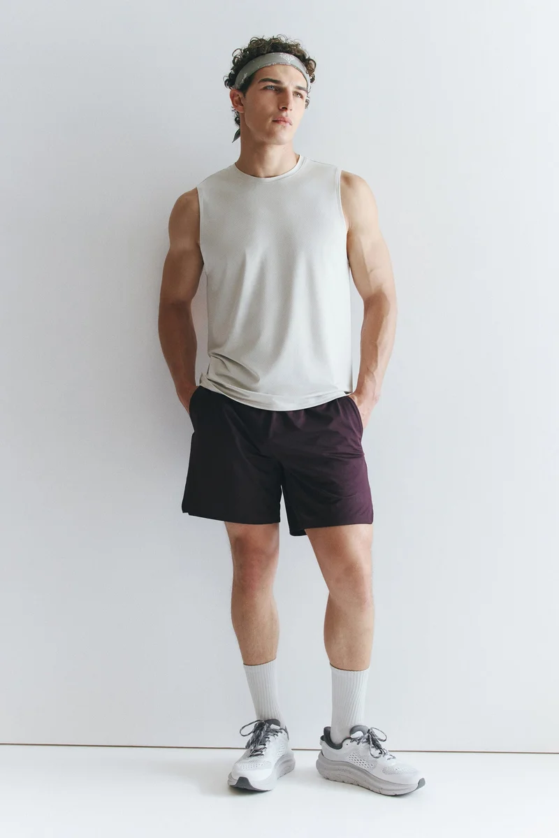 Sports shorts in DryMove™