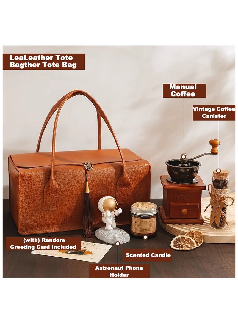 كينجمازي مجموعة شنطة ماكينة القهوة - تتضمن صندوق هدايا محمول، أدوات تحضير القهوة اليدوية، شمعة معطرة، حامل هاتف على شكل رائد فضاء + بطاقة هدية - مثالية لعشاق القهوة، هدايا أعياد الميلاد، الأعراس، وهدايا الحفلات - Image 1