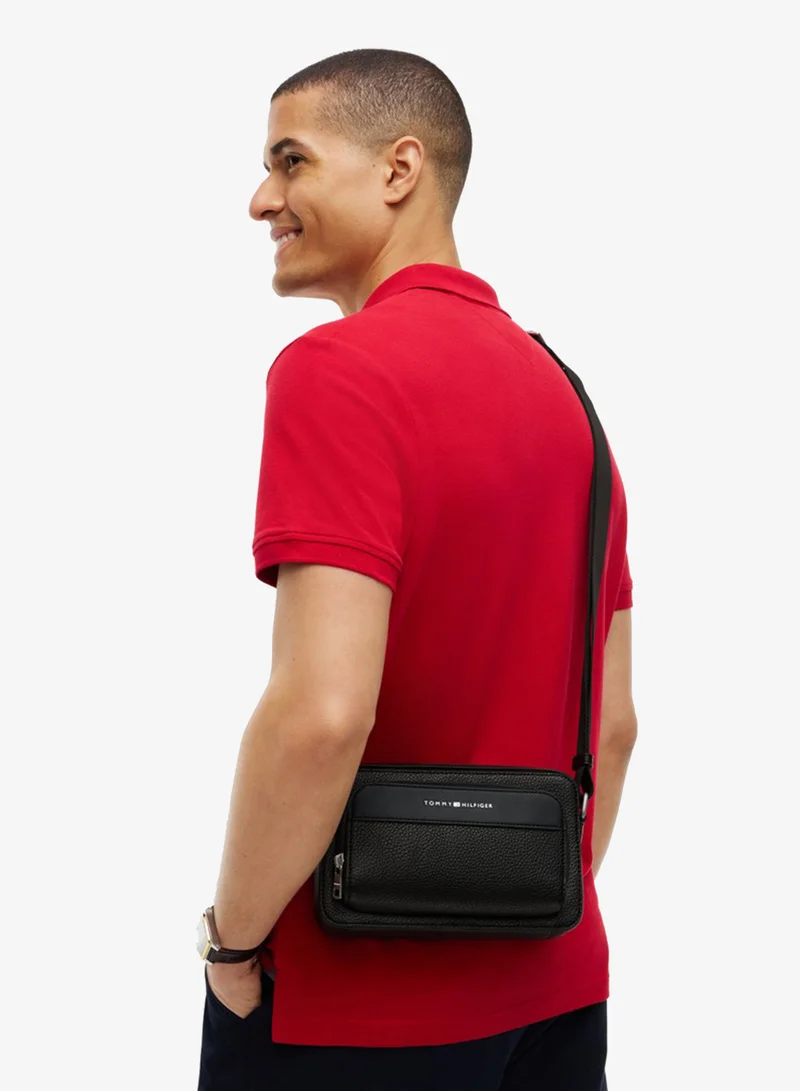 Tommy Hilfiger Metal Logo Textured Crossbody Reporter Bag