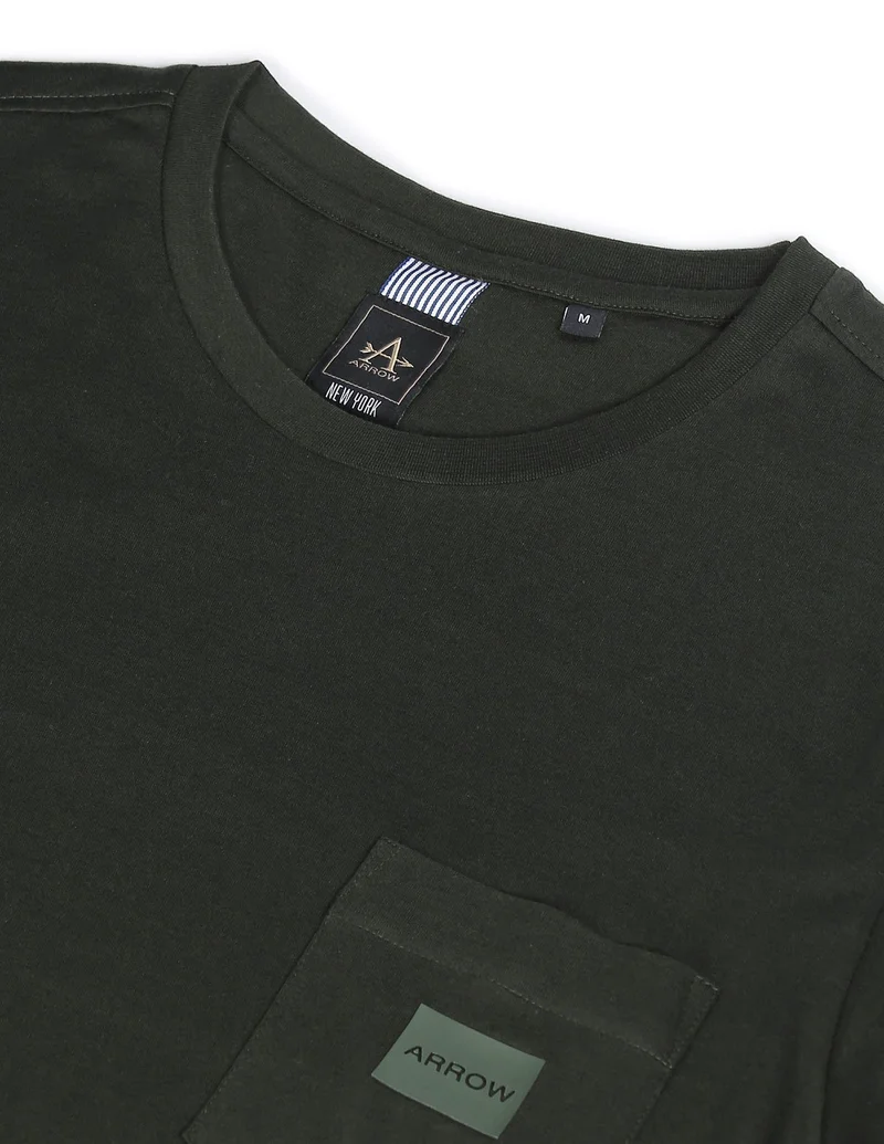 Arrow Patch Pocket Solid T-Shirt