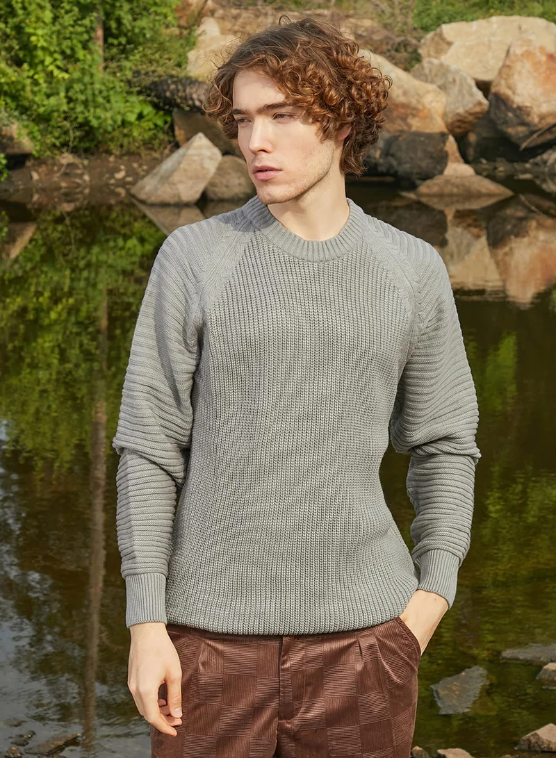 Campus Sutra Men's Sage Green Self-Raglan Knit Pullover Sweater