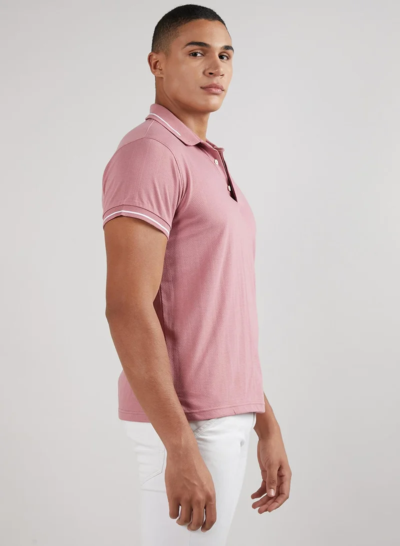 كامبوس سوترا Men's Coral Pink Self-Design Halo Striped T-Shirt