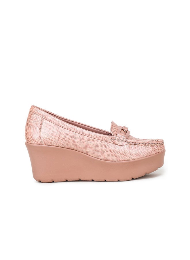 She Zone Peach Textured Embellished Wedges for Women - Image 4
