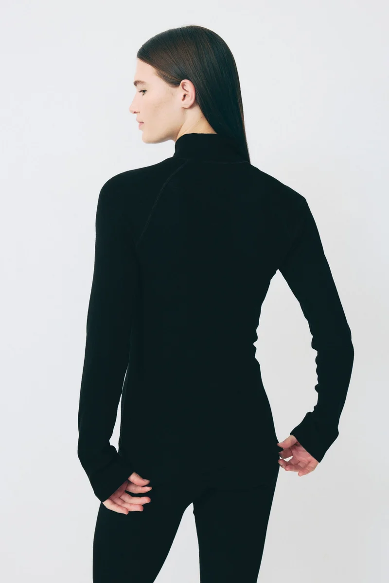 اتش اند ام بلوزة أساسية للتزلج من الصوف