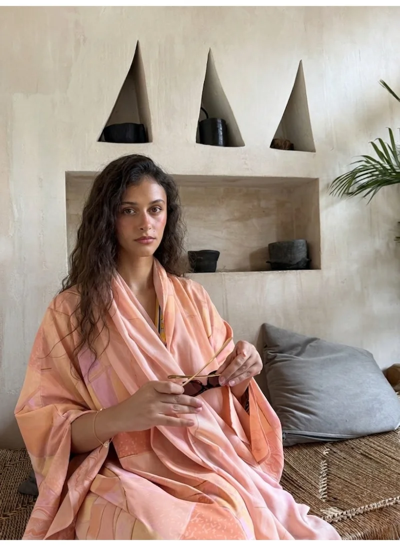 ذا انتايتيلد بروجكت عباية مطبوعة ناعمة