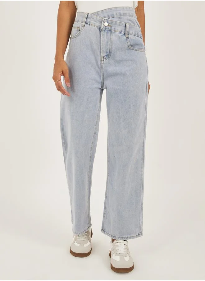 ستايلي Wide Leg Faded Jeans with Asymmetric Waistband