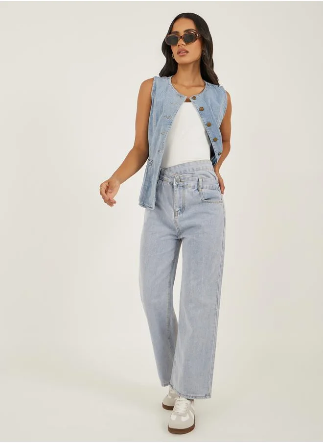 ستايلي Wide Leg Faded Jeans with Asymmetric Waistband