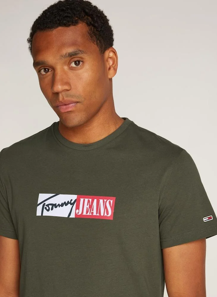 TOMMY JEANS Graphic Logo Crew Neck T-Shirt