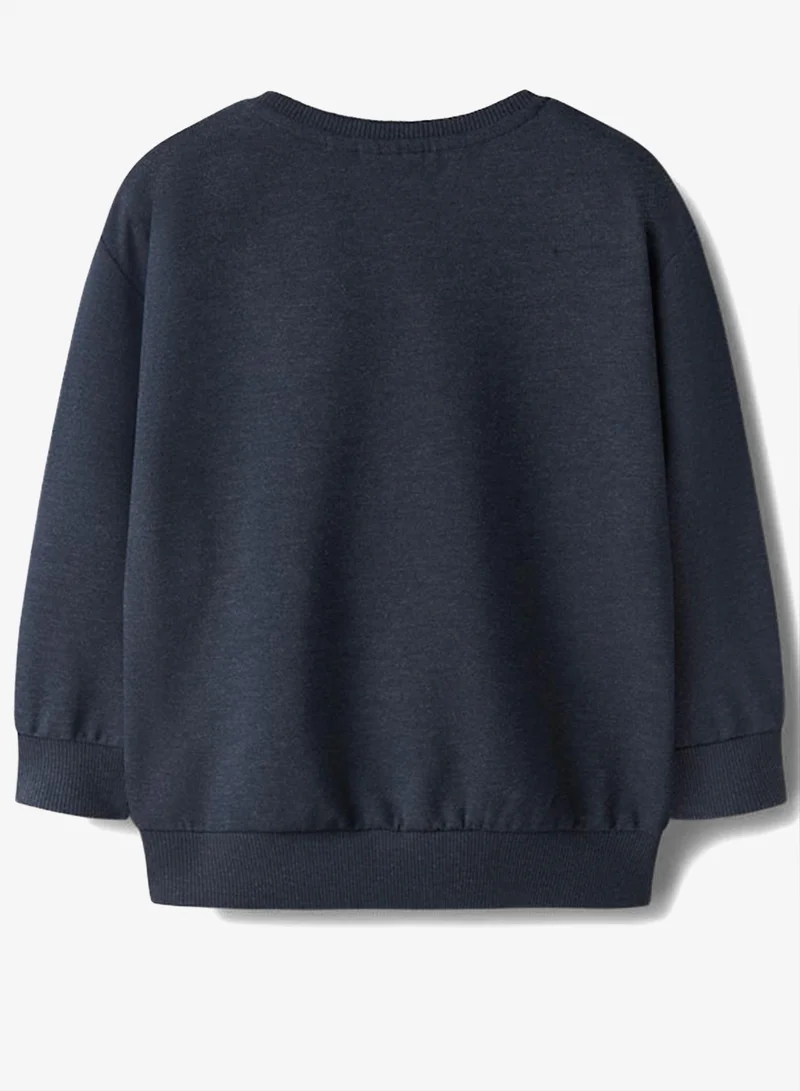 نيم ات سويت شيرت أطفال بياقة مستديرة بطبعة جرافيك