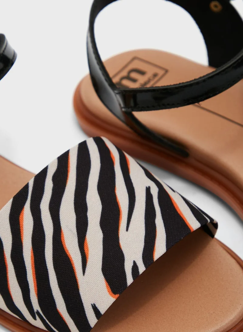 MOLECA Casual Buckle Printed Flat Sandals
