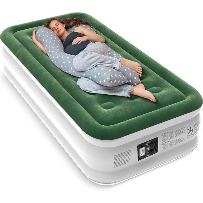 AIR MATTRESS WITH BUILT IN PUMP UPGRADED TWIN BLOW UP MATTRESS 2 MINS QUICK SELF INFLATABLE WITH DOUBLE AIR CHAMBER18550LBS MAX STRONG SUPPORT FOR CAMPINGHOMEGUESTSPORTABLE TRAVEL
