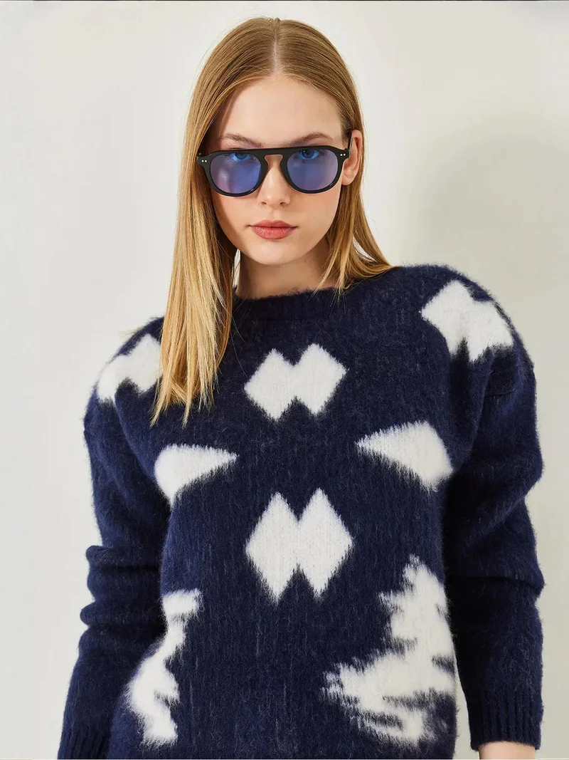 Bianco Lucci LUCCI Abstract Pattern Crew Neck Ribbed Sweater