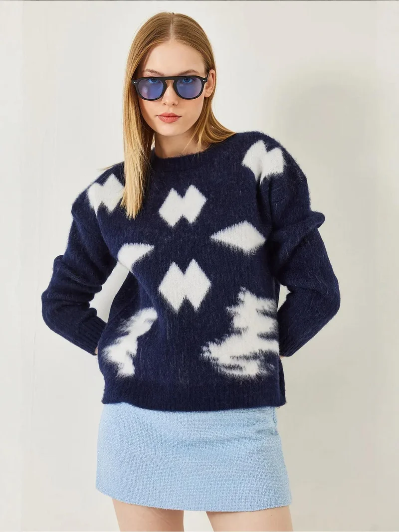 Bianco Lucci LUCCI Abstract Pattern Crew Neck Ribbed Sweater